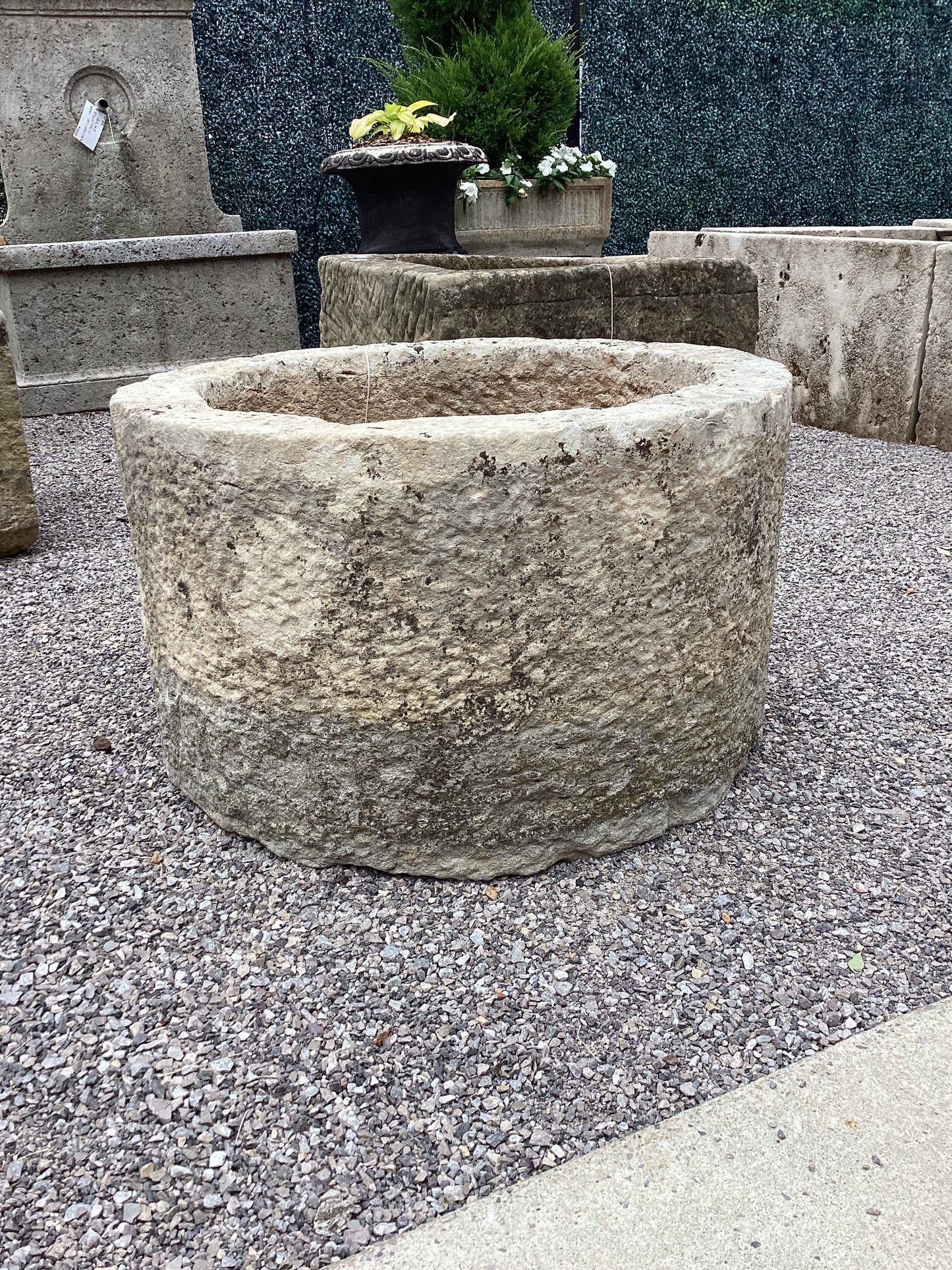 Round Trough